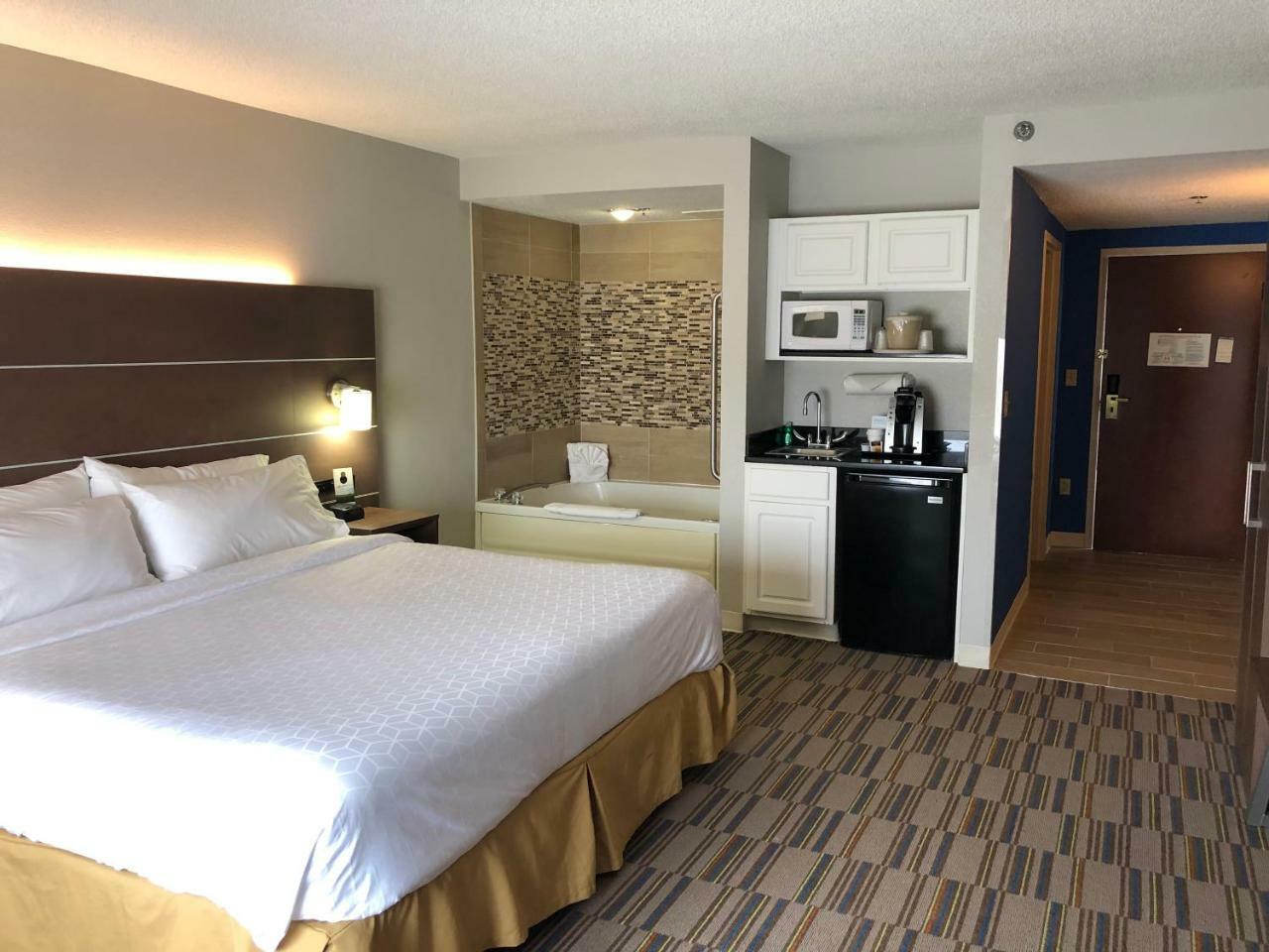 Holiday Inn Express And Suites Quakertown - Allentown Area By Ihg Zewnętrze zdjęcie